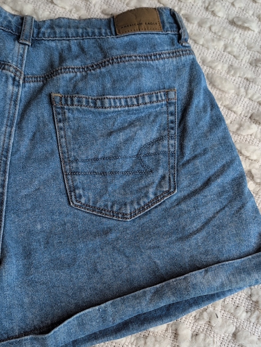 American Eagle Mom Short Pleated Coquette 4 High-Rise Rolled Hem Denim Shorts - Picture 13 of 15